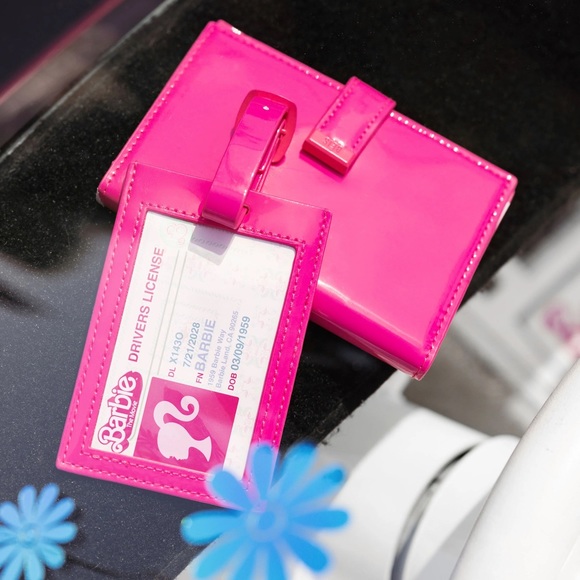 BEIS x BARBIE The Passport & Luggage Tag Set
IN BARBIE™ PINK - Picture 4 of 16